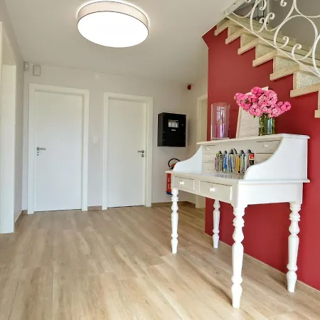 Holiday home Luxurious With Sauna In B Tgenbach